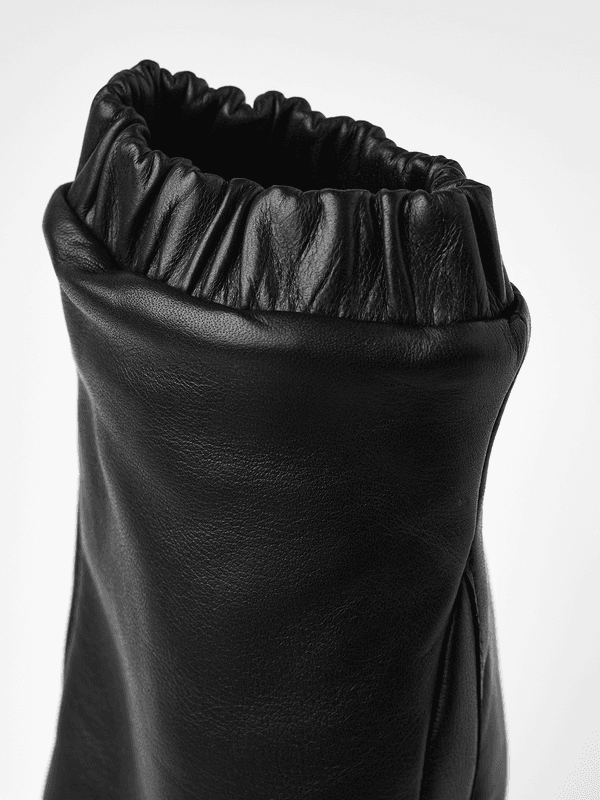 LILJA Mitt Black