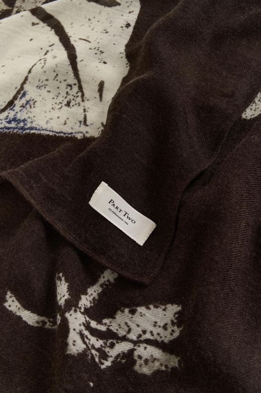FelisiaPW Scarf  Heather Leaf Print