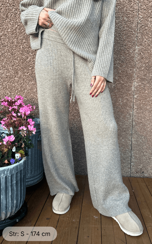 AMARA Rib Trousers Taupe