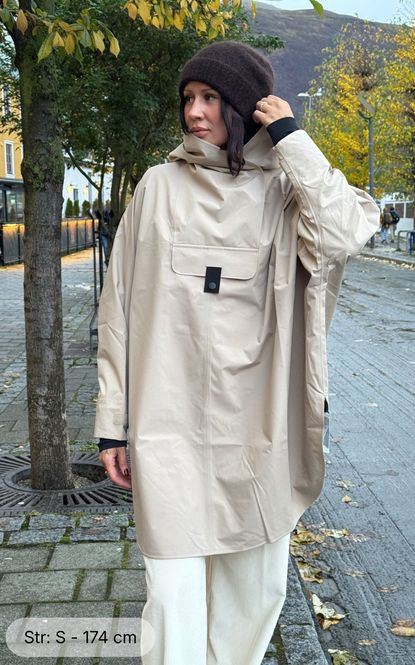 Hovedbilde BERGEN PONCHO Beige